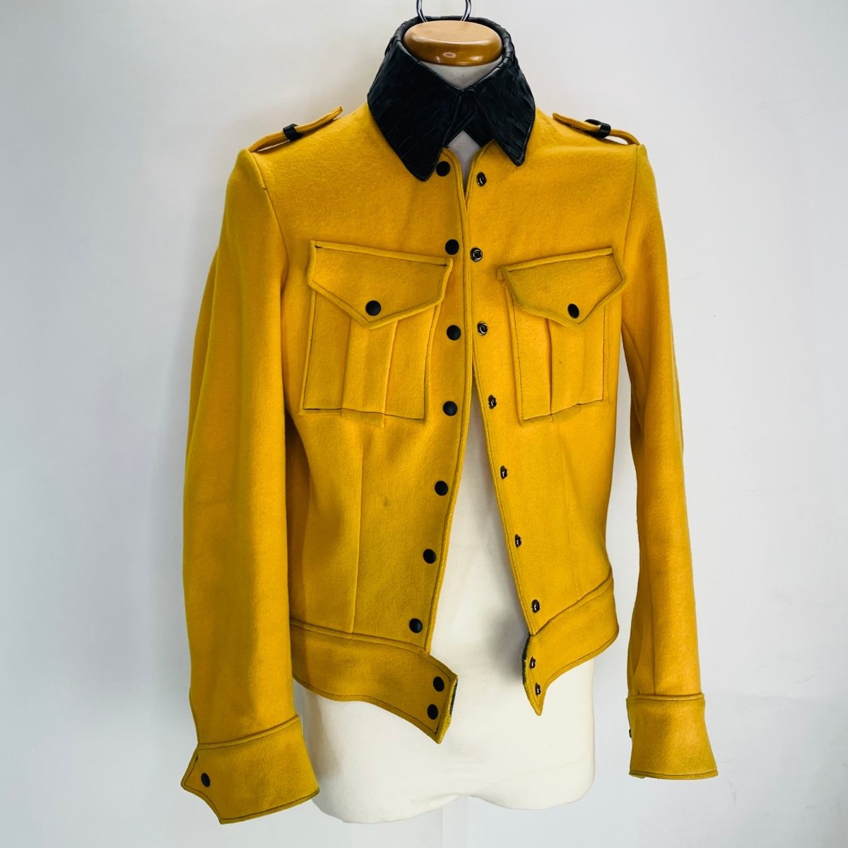 Mustard yellow military outlet jacket